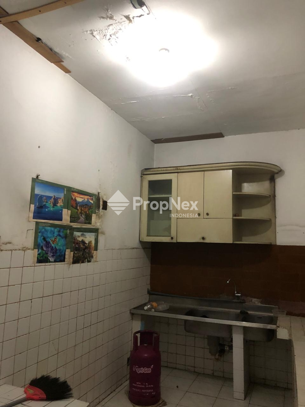 KUPANG INDAH,  Rumah Bangunan Lama perlu renovasi, Lokasi Strategis — foto 7